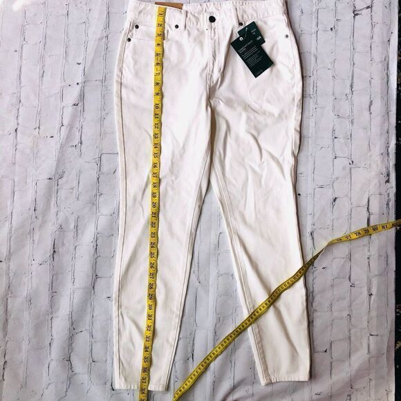 NWT Womens Size 12P LL Bean Classic Fit Comfort Knit Denim Jeans - Picture 6 of 7